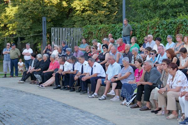 FOTO in VIDEO: Ob dnevu državnosti v Lendavi zazveneli glasba, ples in spomin na osamosvojitev