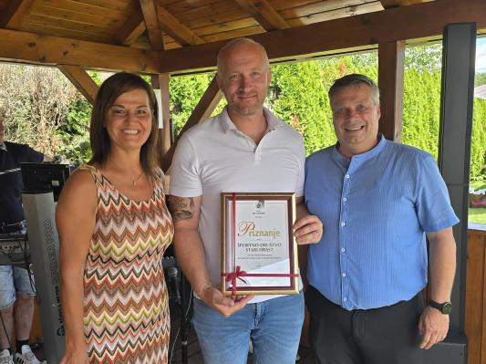 FOTO: V Železnih Dverih počastili predano delo krajanov in društev