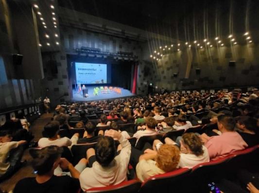 V Murski Soboti o tihih stiskah otrok: »Najpomembneje je, da jih zares slišimo«