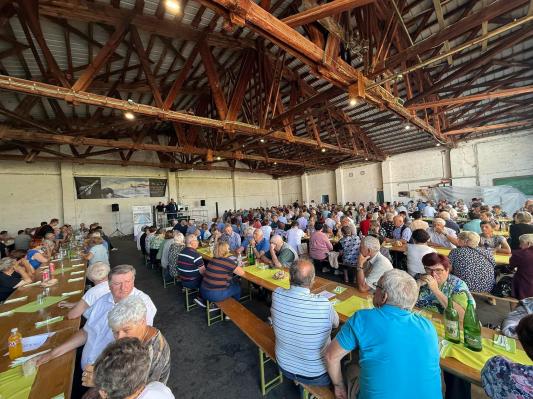 FOTO: Pomurski upokojenci na tradicionalnem srečanju v Rakičanu
