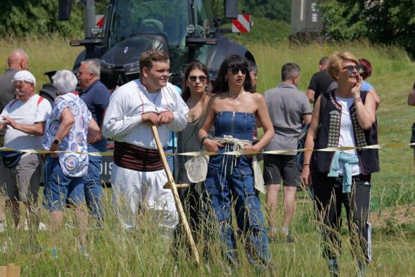 VIDEO: Na Goričkem obudili staro veščino košnje z ročno koso