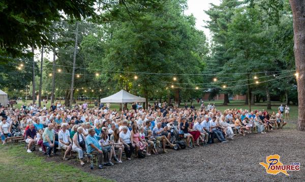 FOTO in VIDEO: Večer tuje folklore v Beltince prinesel plese treh držav