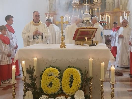 FOTO: V Beltincih počastili tri rojake, ki so duhovništvu posvetili šest desetletij