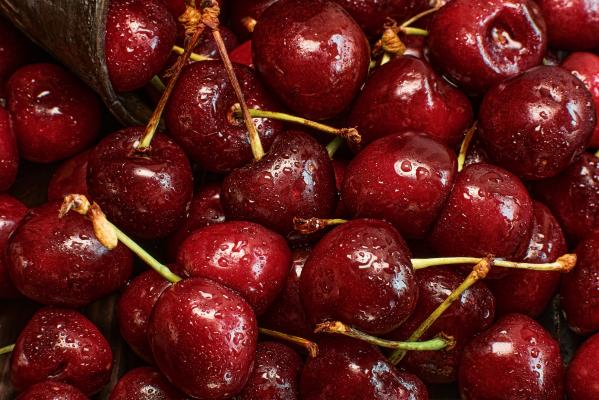 Teh češenj nikar ne zaužijte, v njih odkrili nevaren pesticid