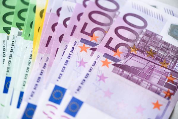 Alarm na ministrstvu, manjka kar 200 milijonov evrov
