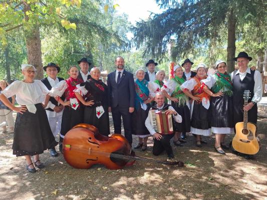 FOTO: Prekmurci v Bolgariji navdušili z bogračem, langošem in folkloro