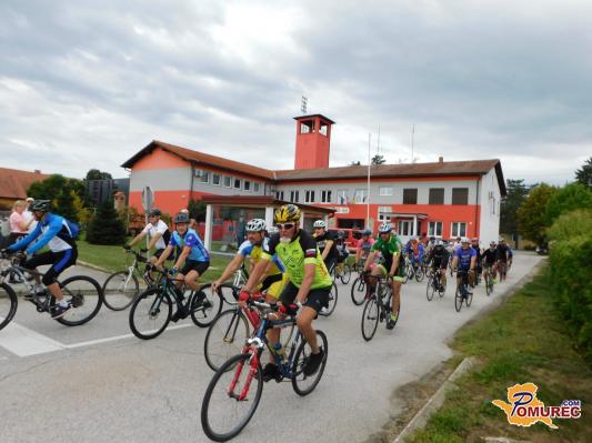 FOTO: Kolesarji zavzeli ceste, beltinški maraton privabil 90 udeležencev