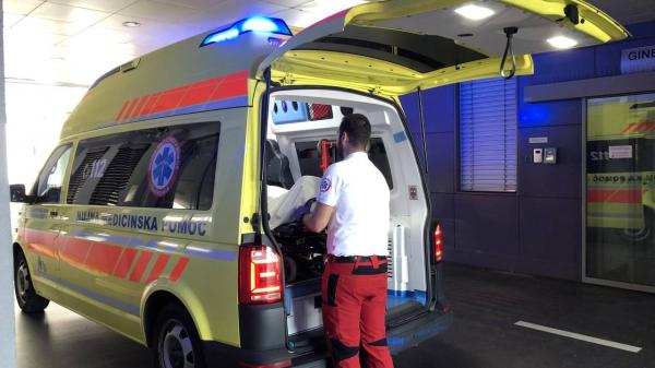 V Pomurju tri prometne nesreče, dve delovni nezgodi in požar
