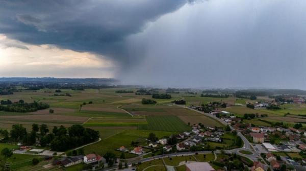 Nevihte in močnejši nalivi že danes, vreme se bo hitro poslabšalo