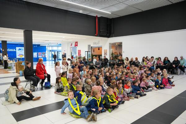 FOTO: Najmlajši uživali v čarobnem dopoldnevu, manjkalo ni niti ustvarjanja