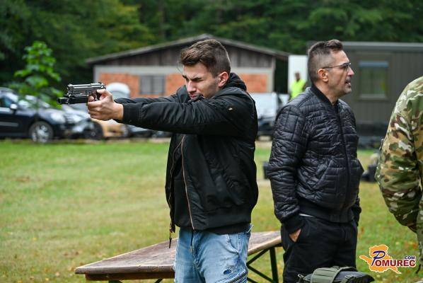 FOTO in VIDEO: Poseben dogodek na Goričkem, obiskovalci lahko prijeli tudi za vojaško puško