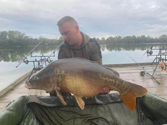 FOTO: Kakšen ulov! V Krogu ujel 26-kilogramsko velikanko in podrl osebni rekord