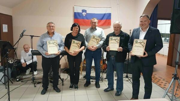 FOTO: Dve desetletji samostojnosti Satahovcev, ob jubileju tudi občinsko priznanje
