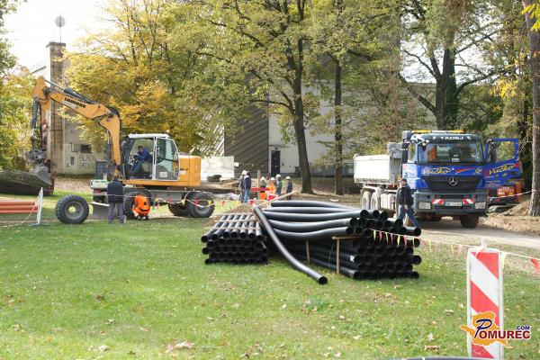 FOTO: Kdaj bo pred soboškim gradom zaživela nova fontana? Gradbena dela že v polnem teku
