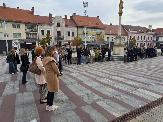 FOTO: S slovesnostjo na Glavnem trgu počastili spomin na pokojne