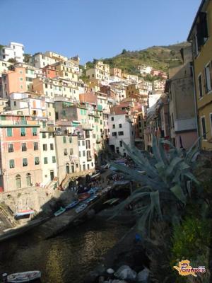 Cinque Terre - Pet čudovitih ribiških vasic vzdolž neokrnjene obale