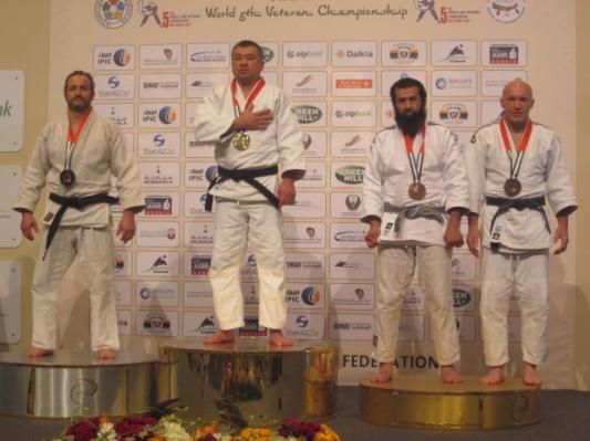 Veteranski judoist Bogdan Lešnjak bronast v Abu Dhabiju